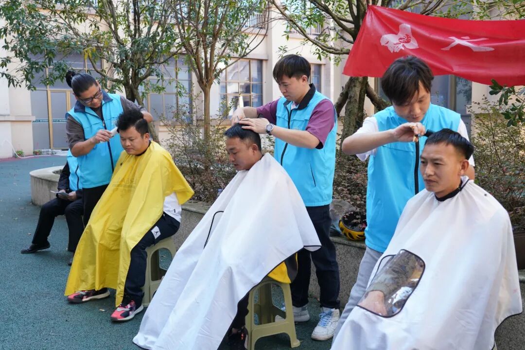 清镇市：“三新”志愿服务温暖新业态就业群体
