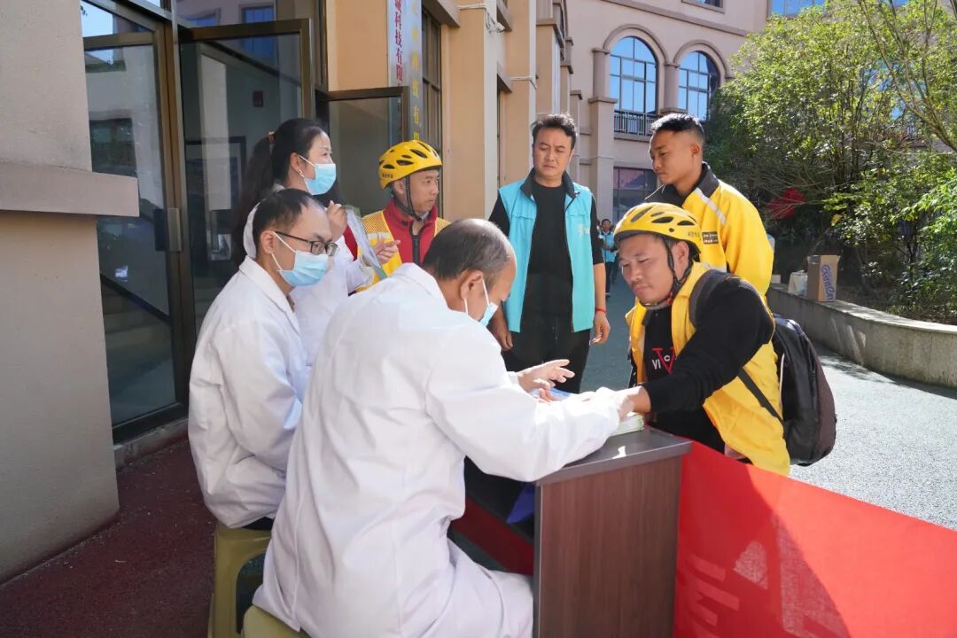 清镇市：“三新”志愿服务温暖新业态就业群体