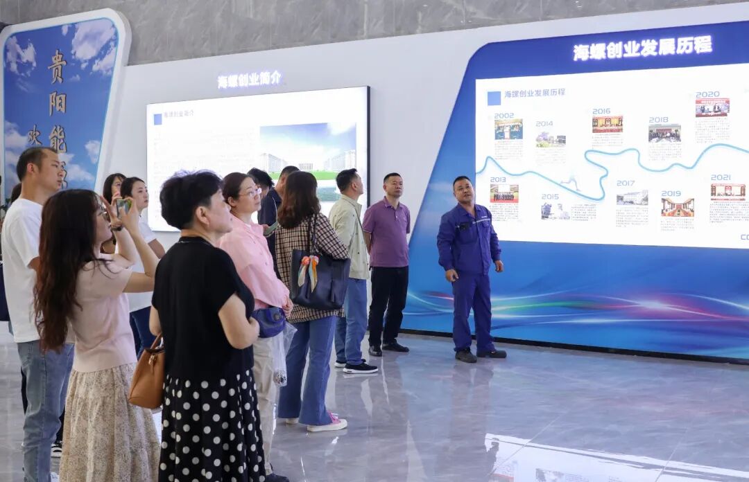 清镇市举行“第三届全国城市生活垃圾分类宣传周”分类体验日活动