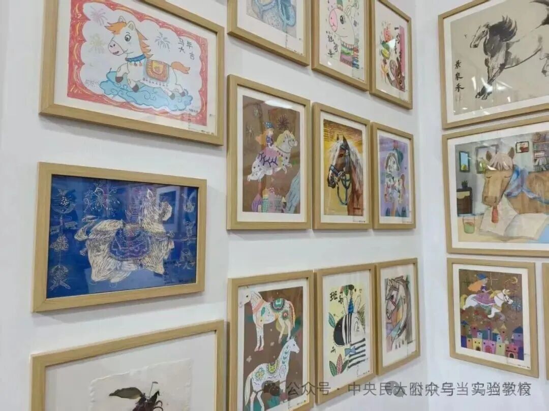 中央民大附中乌当实验学校赴京参加中央美术学院国际学院2026丙午马年生肖复数艺术大展开幕式