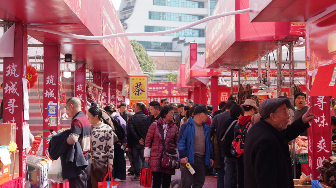过年到南明丨烟火暖岁启新程 货丰价稳迎新春