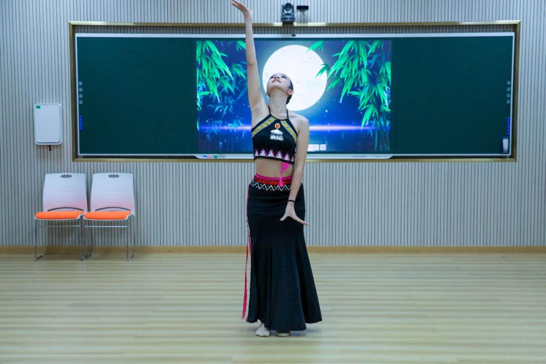 技能大赛 | 声乐舞蹈齐上演!贵阳职教学子用“十八般武艺”燃爆赛场!