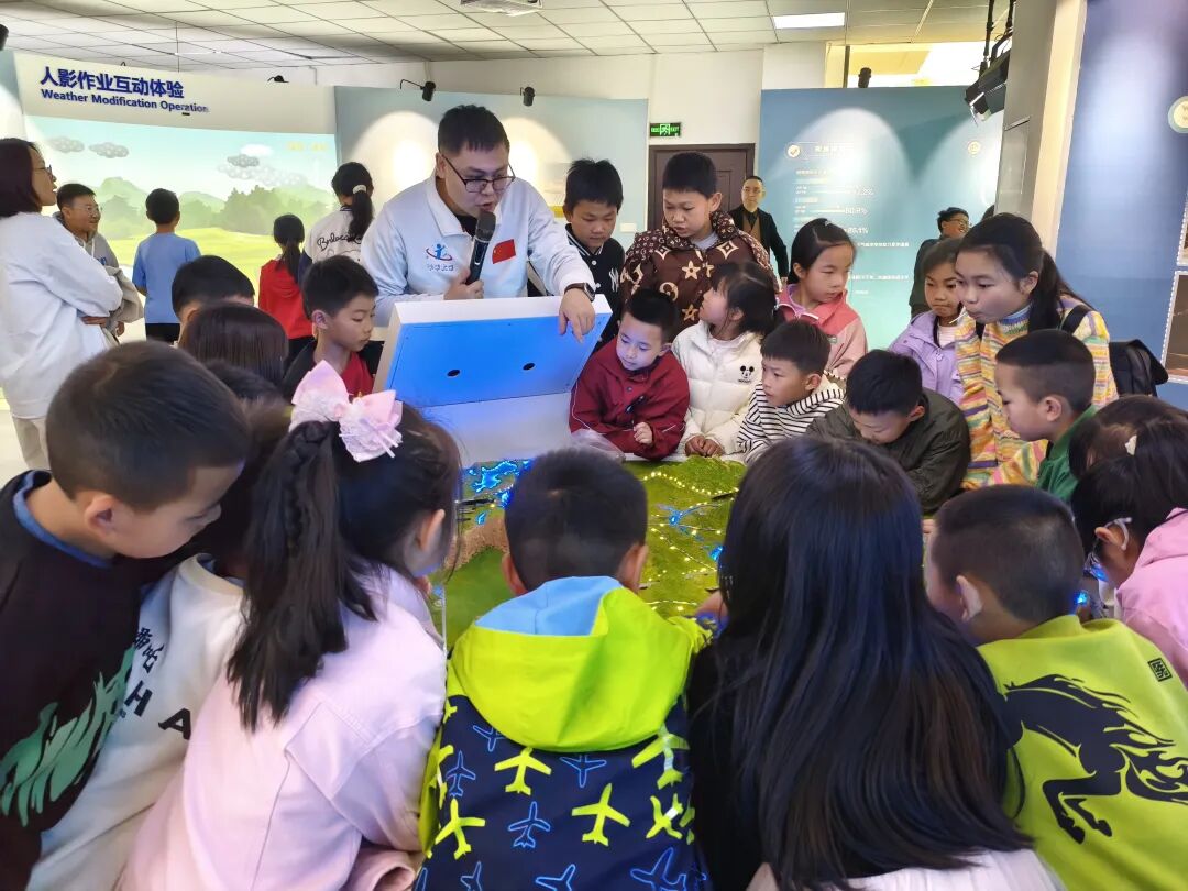 清镇：文旅市场热度攀升　多元活动激活假日经济