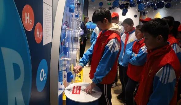 贵阳市第十四中学开展“探寻水密码·守护生命源”社会实践活动