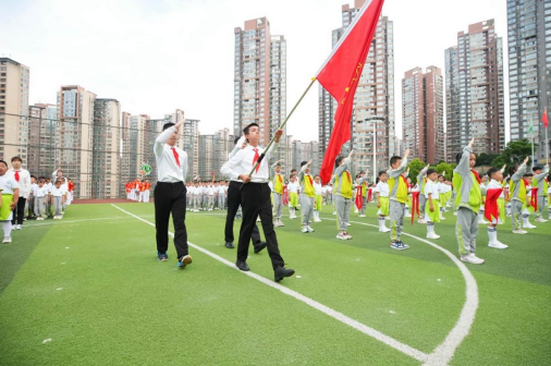 高举队旗跟党走 做新时代好少年!2026年贵阳市“六一”少先队主题示范活动举行