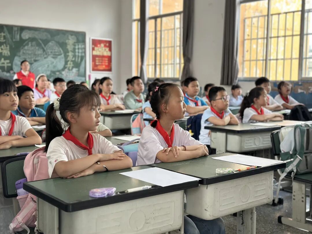 白云区:垃圾分类进校园 趣味回收小课堂点亮绿色童心