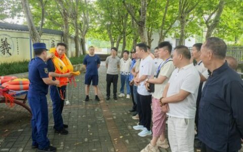 云岩区组织开展防溺水应急  救援培训活动