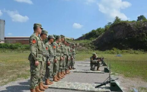 云岩区人武部组织基干民兵开展轻武器实弹射击训练考核