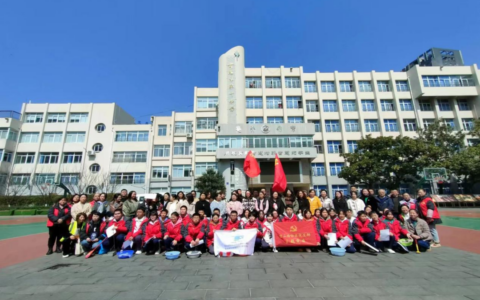 弘扬雷锋精神 绽放青春风采 云岩区文昌阁街道组织开展“学雷锋”系列活动