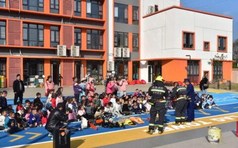 从娃娃抓起，云岩消防走进幼儿园开展消防培训演练