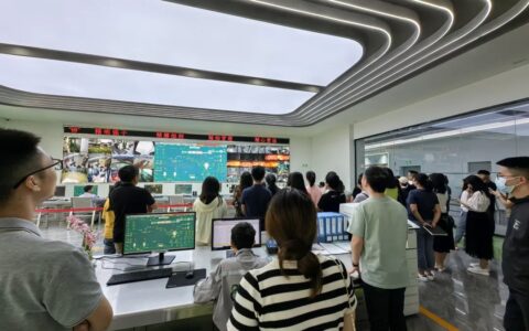 云岩区举行“党建引领聚合力 垃圾分类添动力”主题观摩会