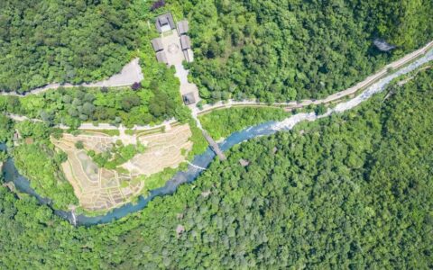 云岩区：打好蓝天保卫战 让碧空白云成新常态