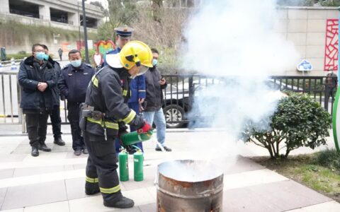 云岩区开展“消防安全进社区”宣教活动