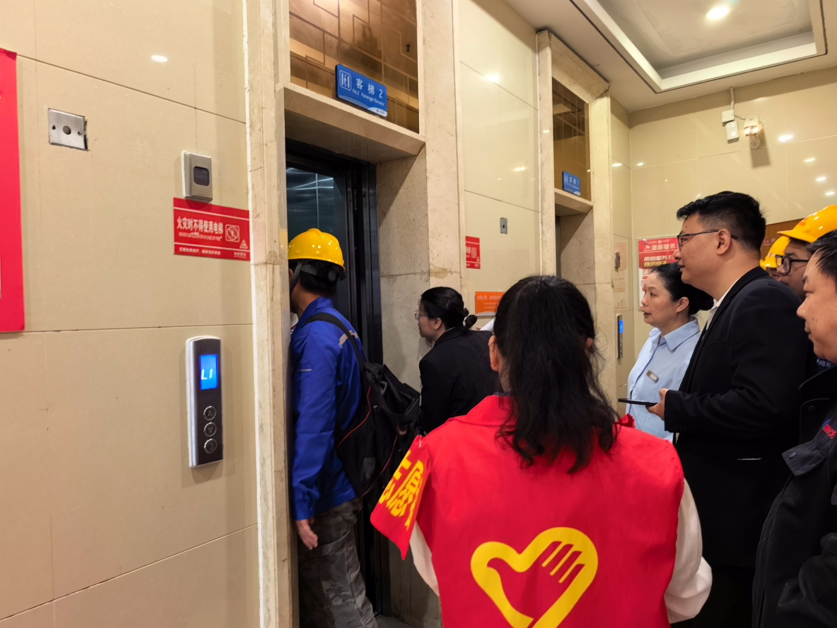 五里冲街道：筑牢安全“防火墙” 守护居民“平安线”