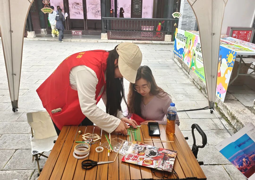 3.jpg 阅游南明 趣享文旅——中国旅游日南明区图书馆“阅动全城•南图巡游记”走进翠微园