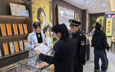 南明区整治甲秀楼景区旅游秩序
