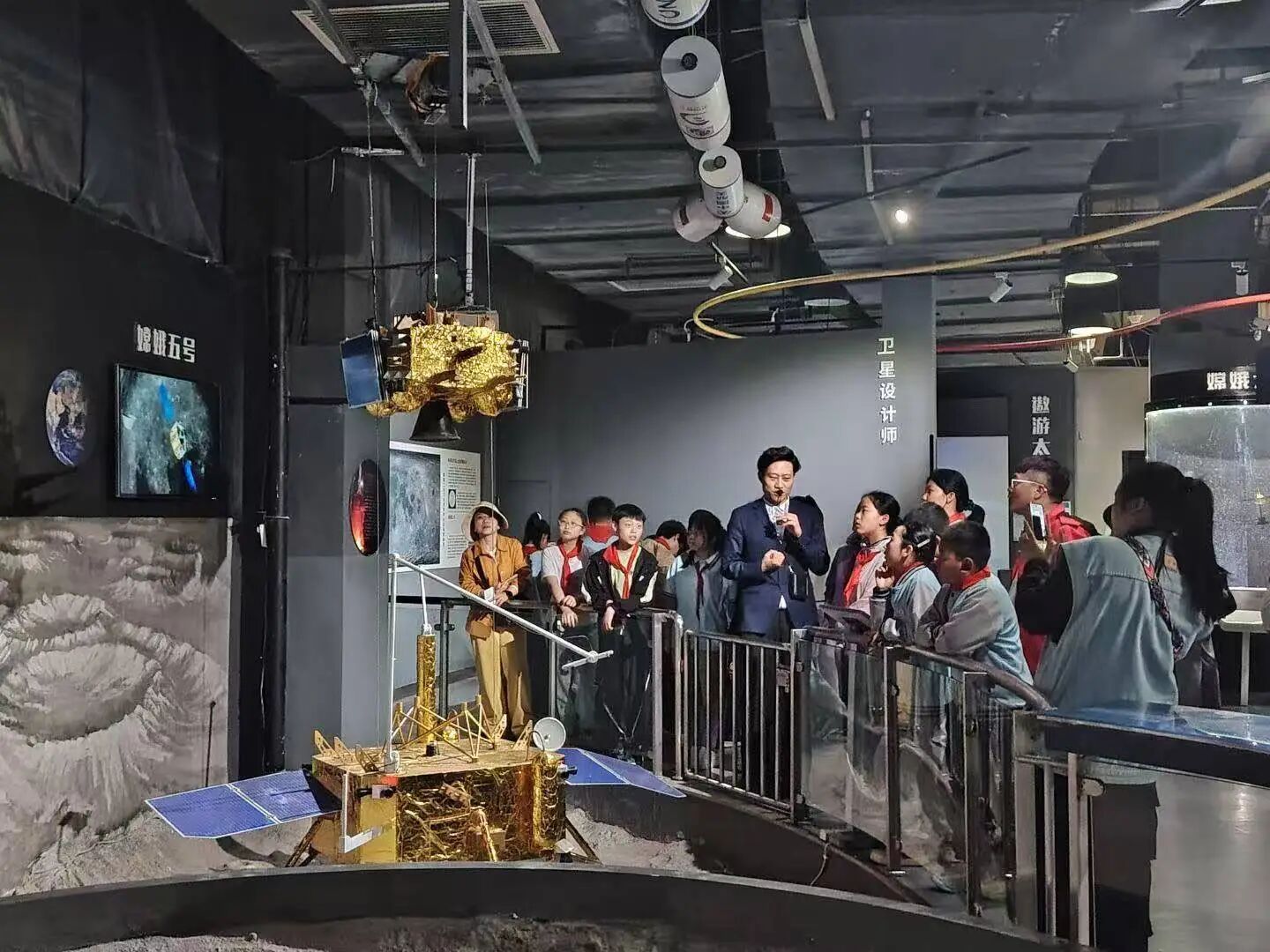 1.jpg 南明区科协联合都市路小学开展科技研学实践活动