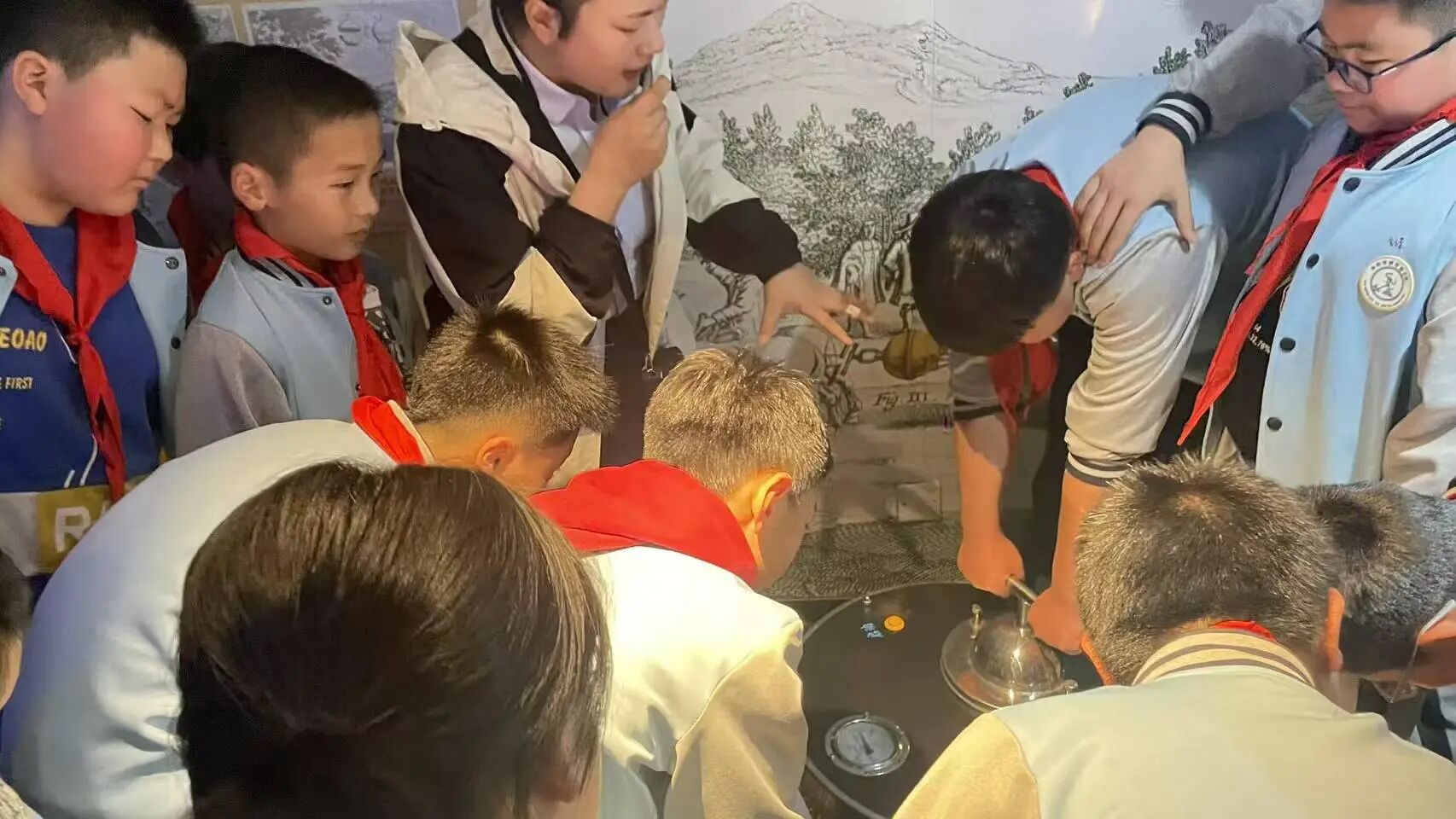 3.jpg 南明区科协联合都市路小学开展科技研学实践活动