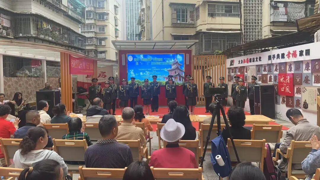 南明区开展文化志愿者送文艺进社区文明实践活动