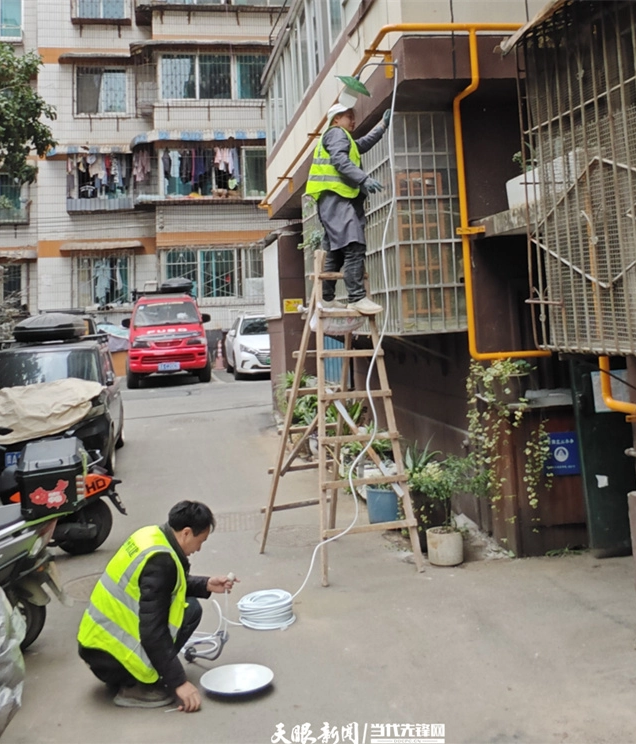 照亮“回家路”守护“安全感” 太慈桥街道为老旧小区路灯“焕新”