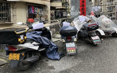 增设栏杆通民意 畅通道路暖民心