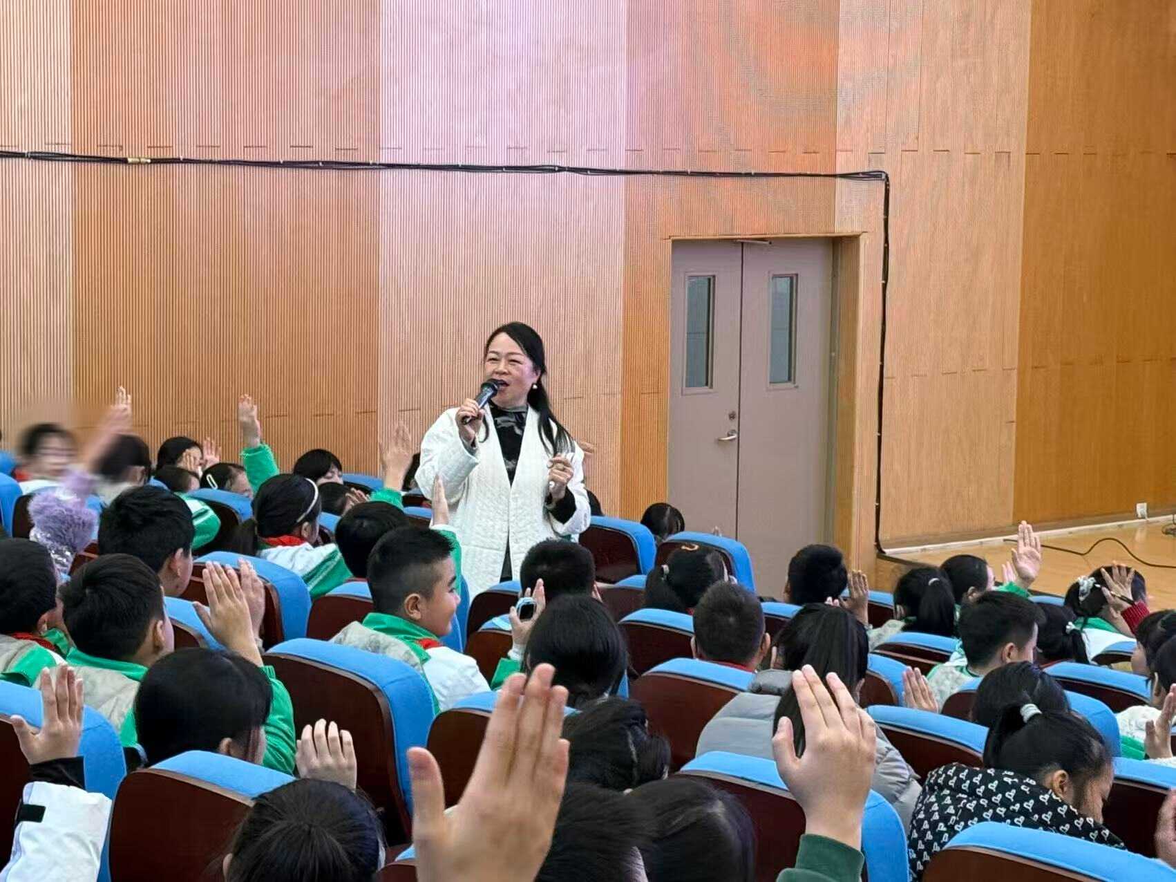 2.png 共青团南明区委赋能成长讲座走进苗苗实验学校