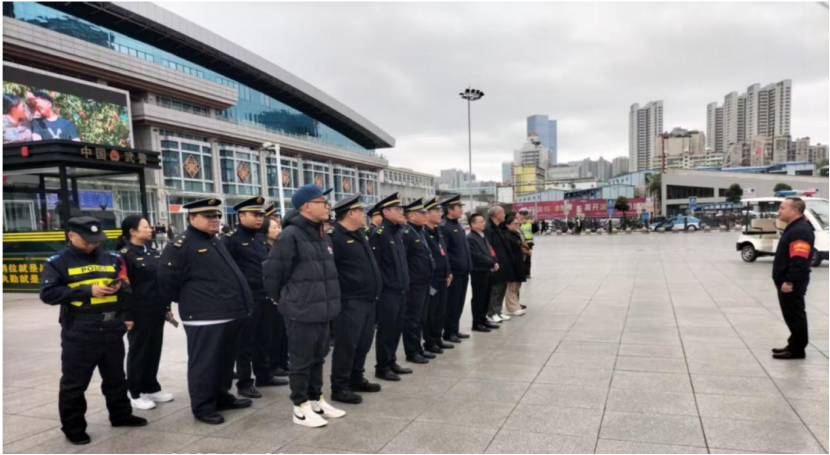 南明区多部门联动出击 守护贵阳火车站安全出行环境