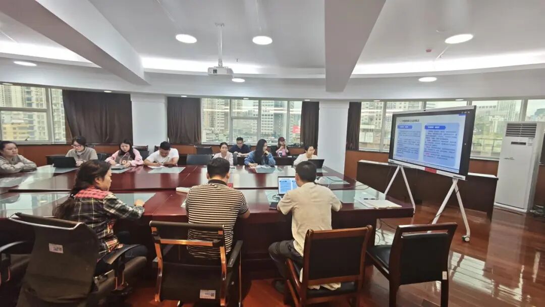 1.jpg 南明区中小企业梯度培育政策专题培训会召开
