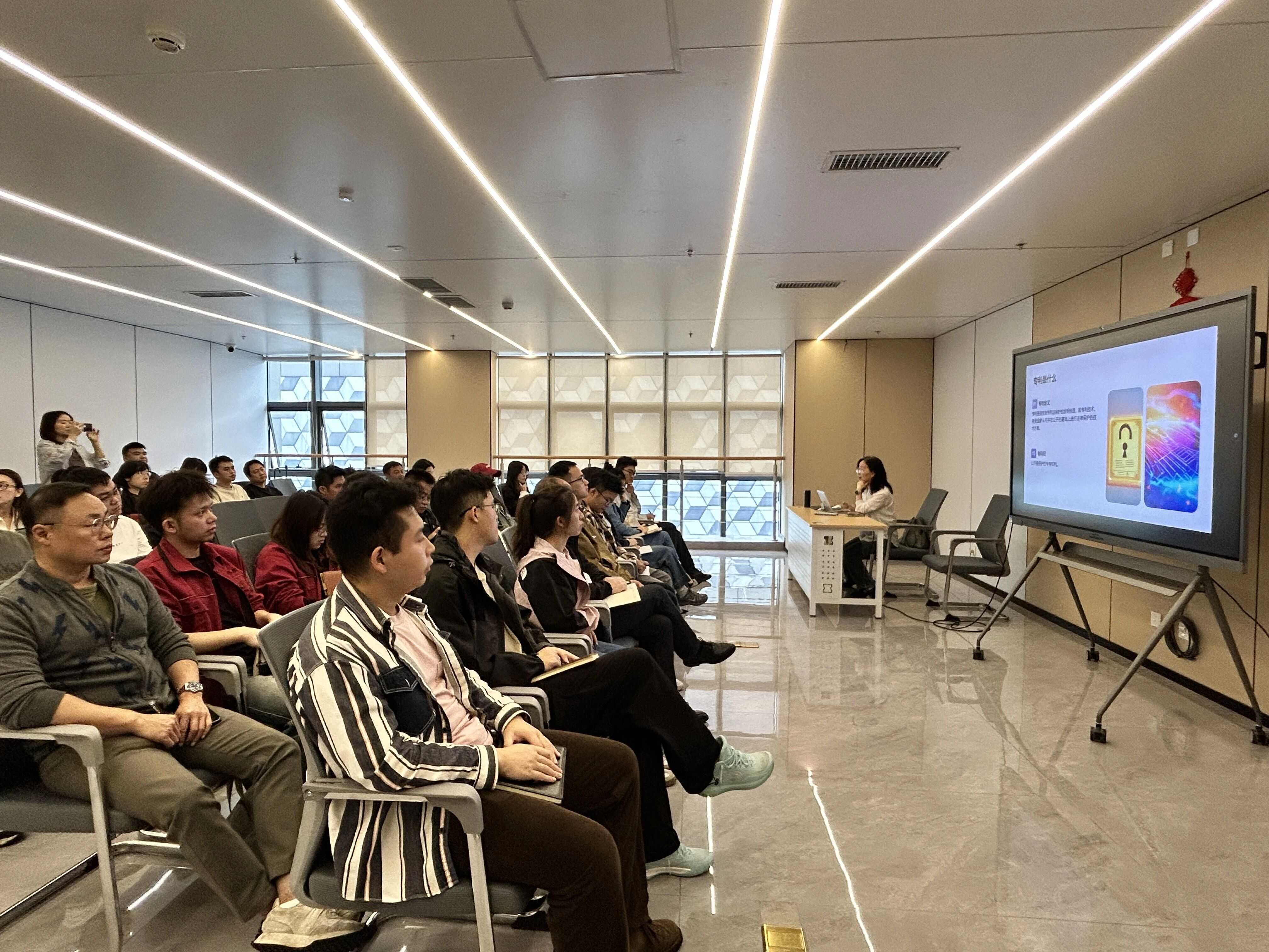 打造科技成果转化先锋队：南明区先行启动技术经纪人培训