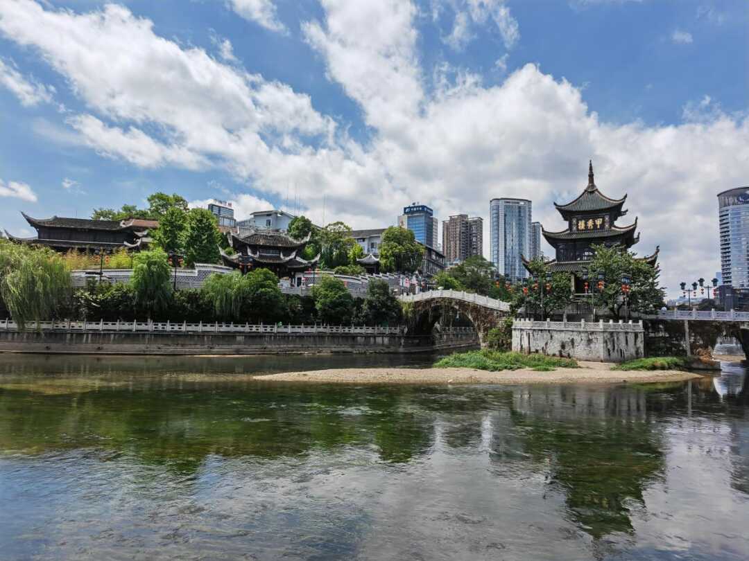 关于调整避暑季期间翠微园开放时间的通告