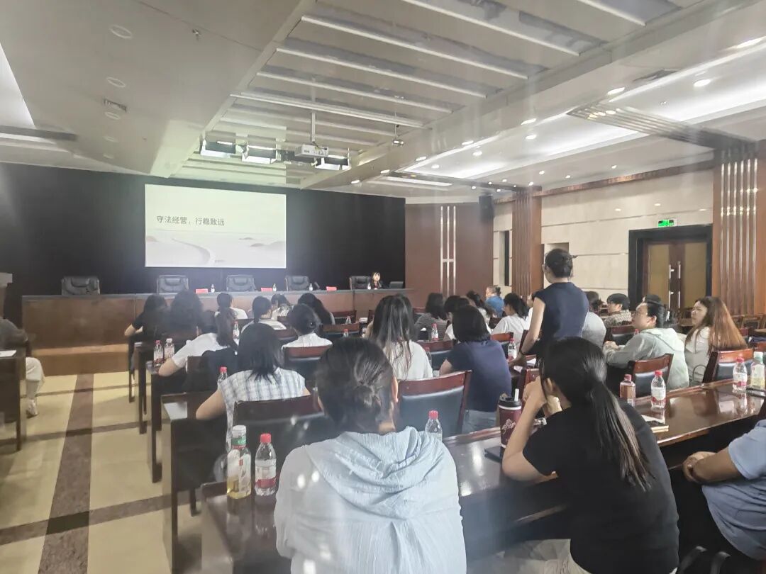 南明区这场用工普法宣讲为企业“把脉问诊”