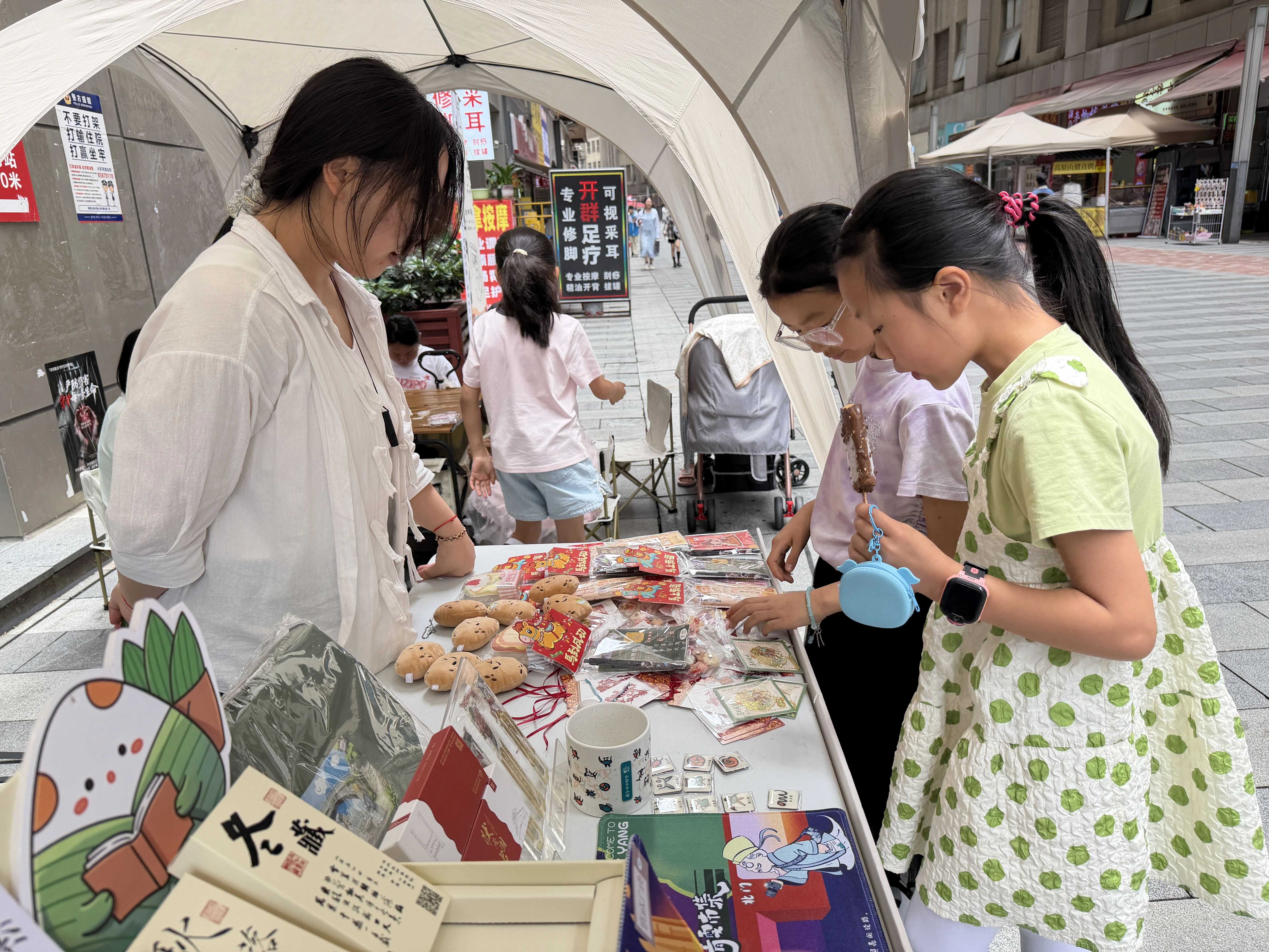 1.jpg 网络中国节·端午丨传承优秀民俗,厚植文化底蕴——南明区图书馆端午节主题文化活动走进社区