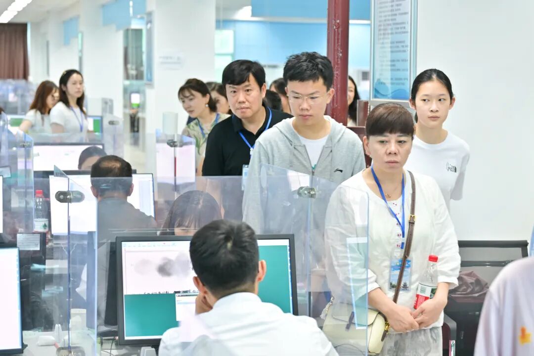 阳光阅卷！直击贵阳贵安2026年中考阅卷现场