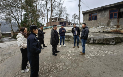 花溪区交通运输局：情系百姓出行事  修路惠民行无忧