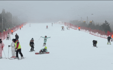 在花溪的冬游顶奢体验：激情逐雪+悬崖揽星
