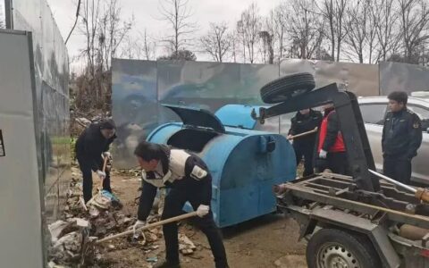 ​清溪街道安居里社区：清除卫生死角 美化社区环境