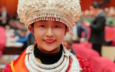 小银锤敲响乡村振兴金锣鼓——记贵州省劳动模范张谨的非遗传承与共富之路