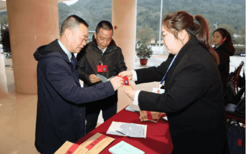 聚焦花溪区两会 | 区人大代表今日报到！