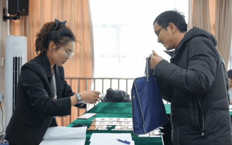 聚焦花溪区两会 | 区政协委员报到 花溪进入两会时间