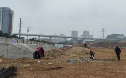 节日我在岗｜花溪体育公园建设项目提前复工 全力冲刺项目建设
