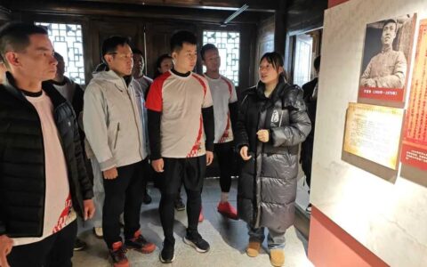 贵州红·山水越野挑战赛（第九站）贵阳·花溪｜运动员赛前重走长征路　重温军民鱼水情