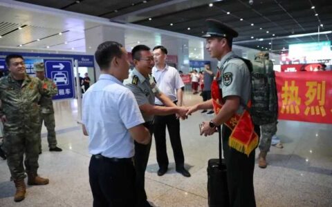 同心向强·共卫国防 | 贵阳花溪：热烈欢迎退役士兵返乡
