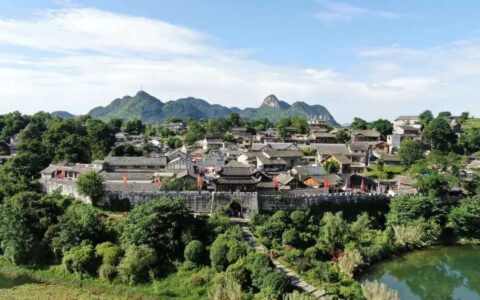 晨读花溪 | 黄灵：小 城