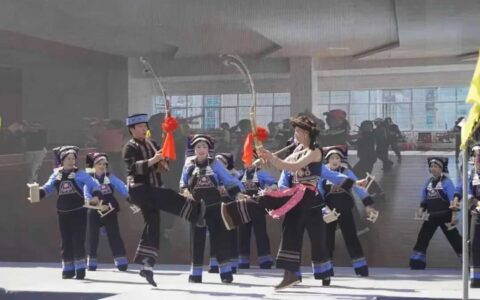 ​“遗宝飞天”非遗民族服饰展演大赛暨贵州民族时尚周启动仪式新闻发布会举行