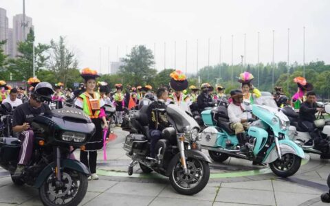 ​动态 | 民族巡游大联欢 花溪方阵抢先看