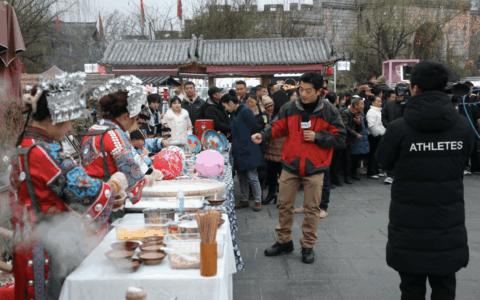 中央广播电视总台新闻频道现场直播青岩元宵节活动