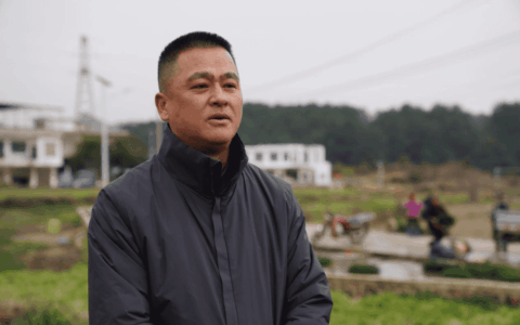 委员风采 | 邓怀中：用心用情守护群众健康