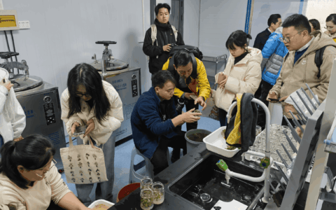 中央、省、市媒体到花溪开展高质量发展媒体采访活动