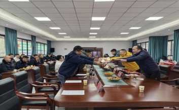 情系老兵暖寒冬 共话传统迎新春