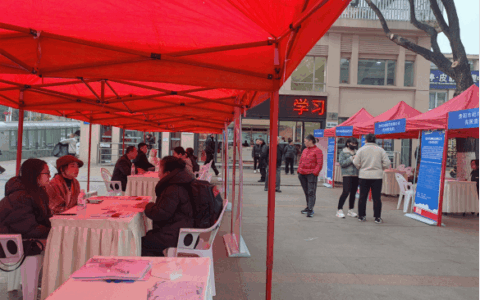乌当区“就业援助月”专场招聘会成功举办